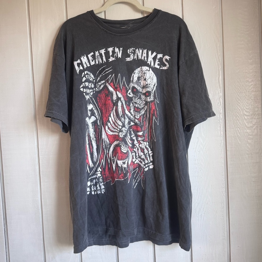 Cheatin Snakes Vintage Inspired Band Tee